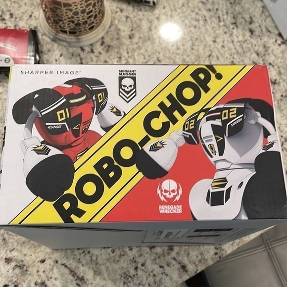 Sharper Image Robot Rumble rare red and white combo battle bots! - Picture 10 of 11